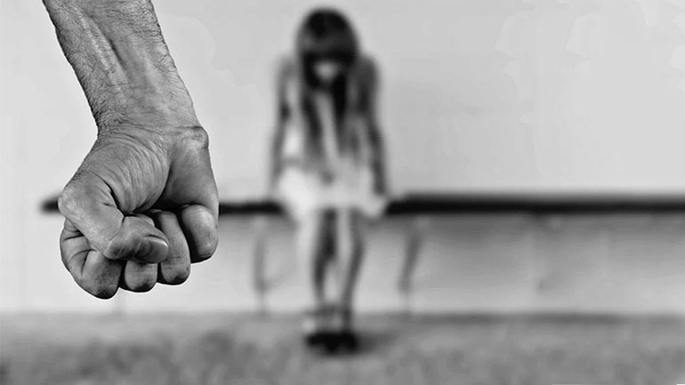 Αθήνα: Συνελήφθησαν 2 άντρες με την κατηγορία βιασμού 12χρονης κατ΄εξακολούθηση