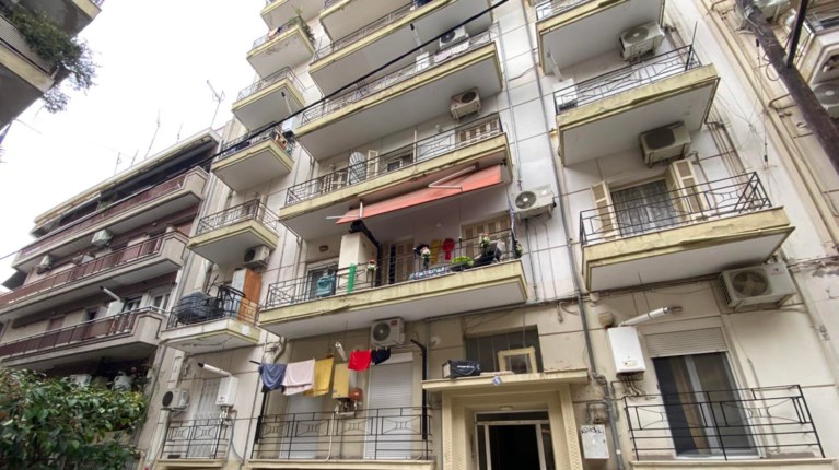 Θεσσαλονίκη: Με ανοιχτό θερμοσίφωνα έκανε μπάνιο η 24χρονη που βρέθηκε νεκρή στο διαμέρισμά της