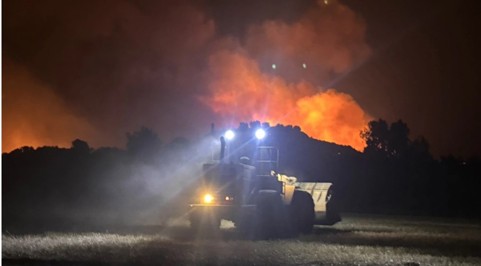 Φωτιές: Ολονύχτια μάχη με τις φλόγες σε Χίο και Κω - Εκκενώθηκαν σπίτια και ξενοδοχεία, έξι τραυματίες