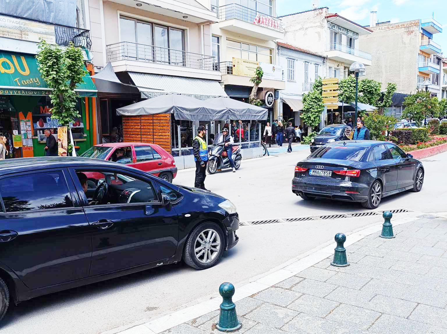 Πτολεμαΐς τώρα - Χάος από την κυκλοφορία των αυτοκινήτων εις το κέντρον της Πόλεως