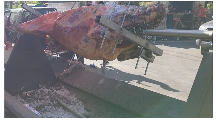 Χανιά: Αντιδράσεις για το σούβλισμα ταύρου στο χωριό της Κισσάμου για την εορτή του Αγίου Πνεύματος