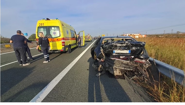 Τραγωδία στην Ημαθία: Νεκρό ζευγάρι σε τροχαίο στην Εγνατία οδό - Το ΙΧ τους συγκρούστηκε με βανάκι [βίντεο]