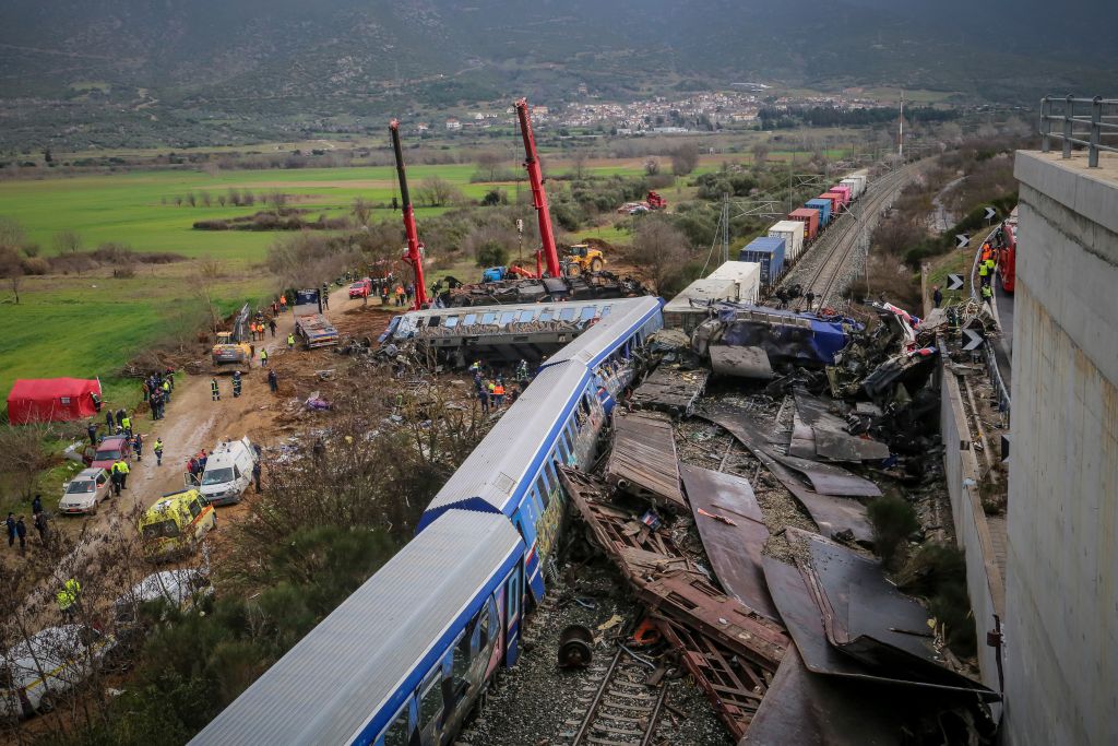 Στη Βουλή το ηχητικό από τα Τέμπη – Σκοτώθηκαν άνθρωποι από τη φωτιά του κρυφού φορτιού και όχι από τη σύγκρουση