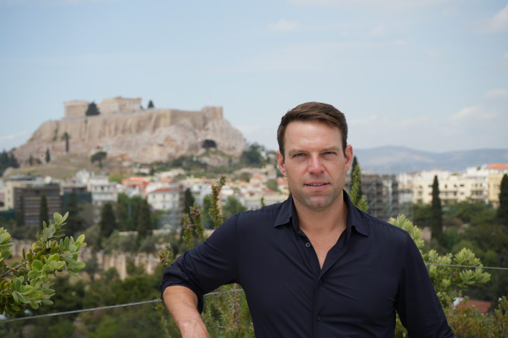 Ο Στέφανος Κασσελάκης ανακοίνωσε την υποψηφιότητά του για την προεδρία του ΣΥΡΙΖΑ