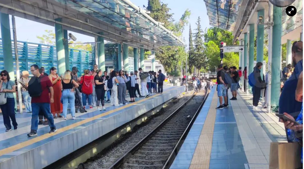 ΗΣΑΠ: Φωτιά κάτω από συρμό του ηλεκτρικού στη Νερατζιώτισσα - Αναστάτωση στα δρομολόγια