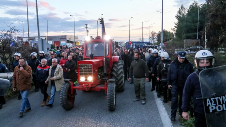Κάθοδος των αγροτών με τρακτέρ στην Αθήνα την επομένη Τρίτη