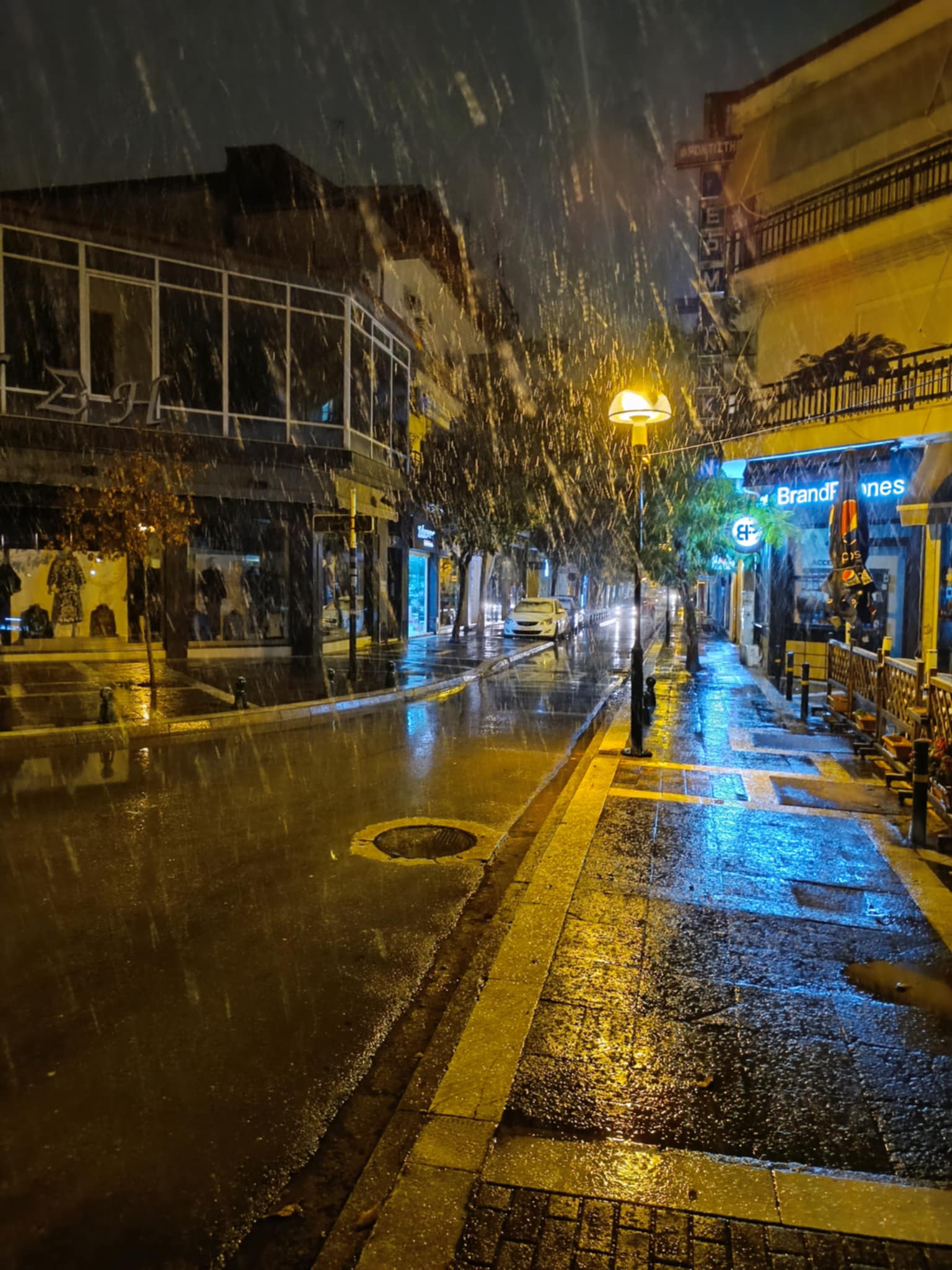 Πτολεμαΐς: Χιόνι παχουλό και ζωογόνο εις την ερημιάν της Πόλεως (Βίντεο)