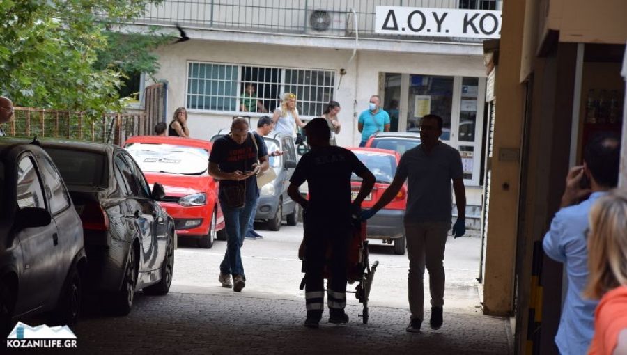 Κοζάνη: Προσλαμβάνεται στο Α.Τ. Εορδαίας ο εργαζόμενος που αφόπλισε τον δράστη της επίθεσης με τσεκούρι στη ΔΟΥ Κοζάνης