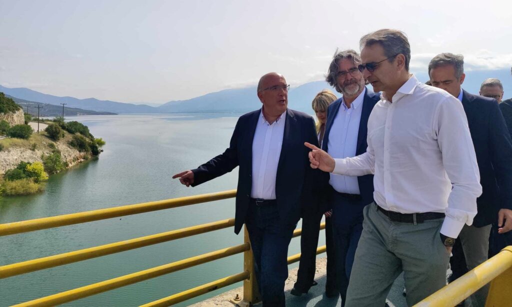 Στην Κοζάνη ο Κ. Μητσοτάκης: Επιθεώρησε τα έργα αποκατάστασης της υψηλής γέφυρας Σερβίων (video)