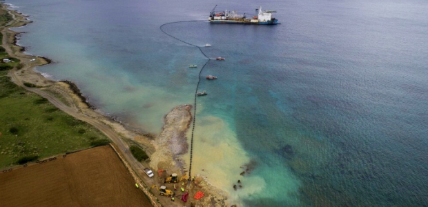 Διασύνδεση Κρήτης-Αττικής: Σε πλήρη ανάπτυξη οι εργασίες κατασκευής του καλωδίου - Υπό θεμελίωση οι δύο Σταθμοί Μετατροπής
