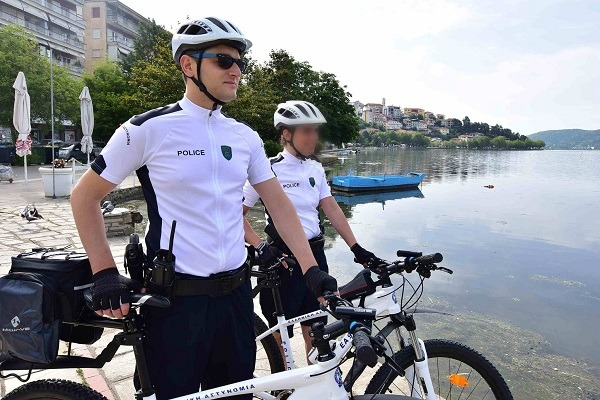 Αστυνομικοί ποδηλάτες στην Καστοριά - ΦΩΤΟ