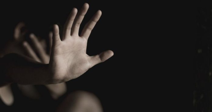 Βιασμό «δείχνει» η ιατροδικαστική εξέταση της 19χρονης – Ο εφιάλτης μέσα στο Α.Τ. Ομόνοιας