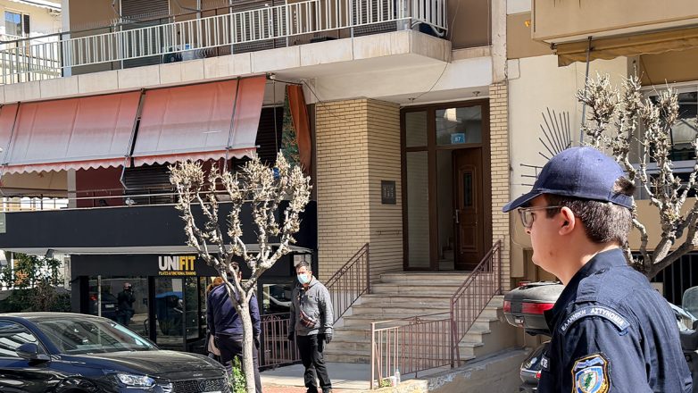 Ζωγράφου: Είχε «χτίσει» τη μητέρα και την αδερφή του μέσα σε δωμάτιο