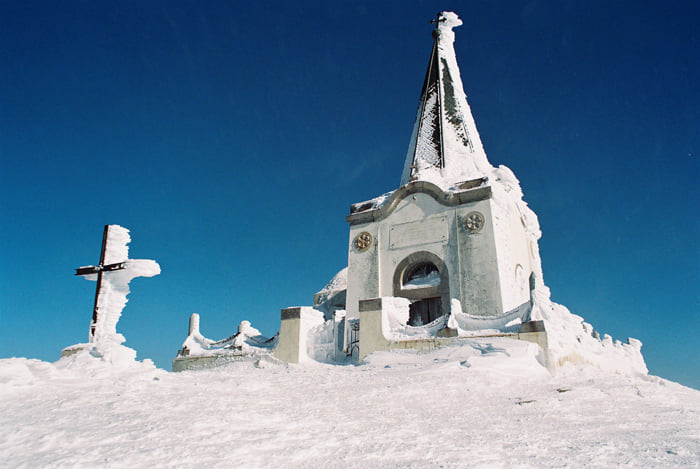 Εξόρμηση για Ορειβασία και Σκι στο  χιονοδρομικό κέντρο του όρους Βόρα (Καϊμκάτσαλαν)