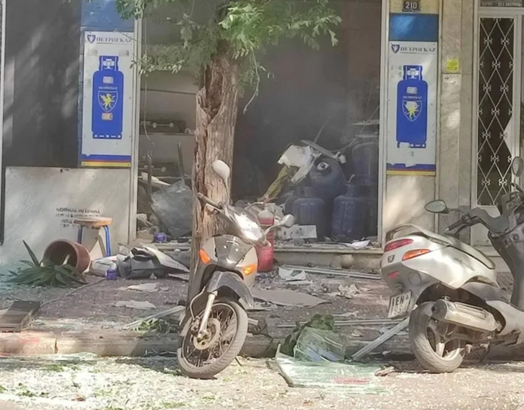 Αχαρνών: Έκρηξη με τραυματία σε κατάστημα με φιάλες υγραερίου