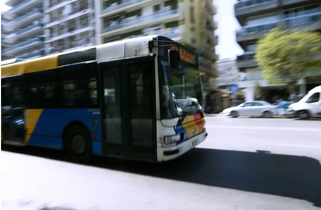 ΟΑΣΘ: Έγκυος ξεσπά και καταγγέλλει οδηγό λεωφορείου – Ο διάλογος που είχαν σε στάση στη Θεσσαλονίκη