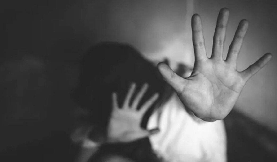 Φρίκη στην Καλαμάτα: 61χρονος συνελήφθη για ασέλγεια σε βάρος της 12χρονης κόρης του