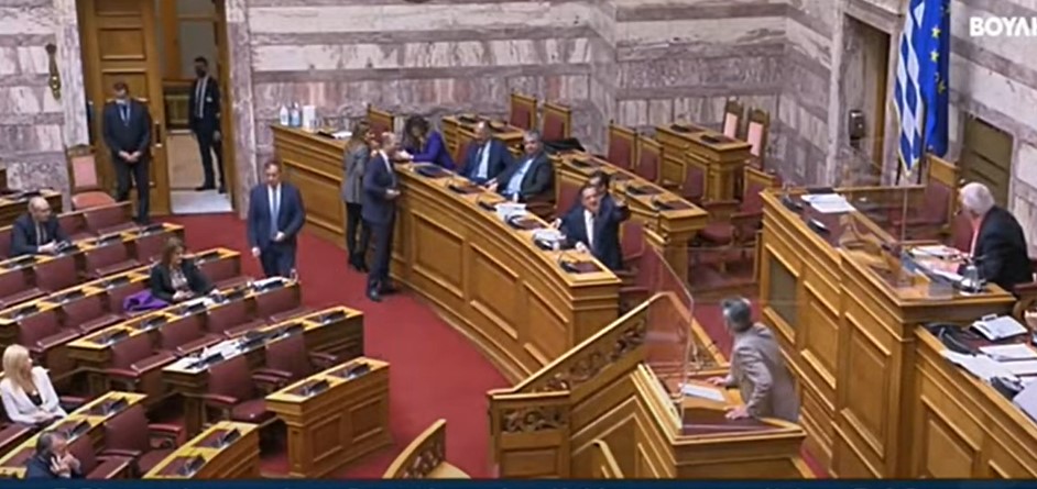 Ο Νικήτας Κακλαμάνης επαναφέρει τον &quot;ταραχοποιό&quot; Άδωνι Γεωργιάδη στην τάξη στη Βουλή 26/01/2023