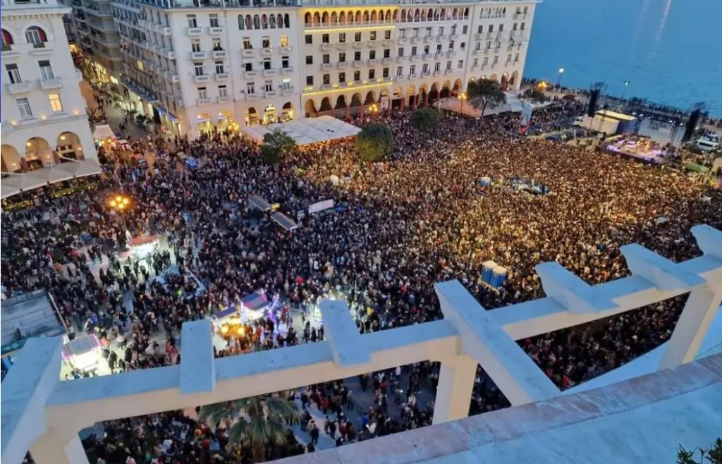 Θεσσαλονίκη: Δυναμικό «παρών» του κόσμου στη συναυλία κατά της ιδιωτικοποίησης του νερού (φωτο+vid)
