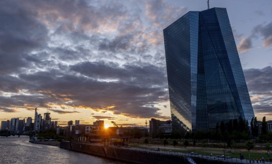 Σφίγγει εκ νέου ο βρόχος της ΕΚΤ στην Ευρώπη