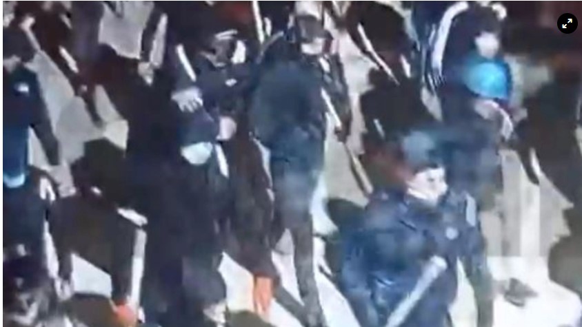 Νέα Φιλαδέλφεια: «Μην εμπλακείτε, δίνετε εικόνα από μακριά» - Οι εντολές σε αστυνομικούς που ήταν κοντά στο γήπεδο της ΑΕΚ