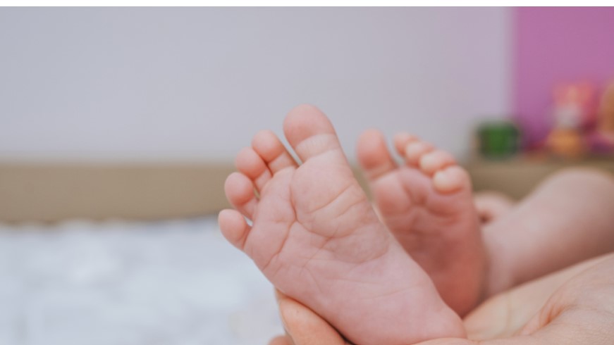 Παράνομες υιοθεσίες στα Χανιά: Γέννησε δίδυμα στο νοσοκομείο παρένθετη μητέρα