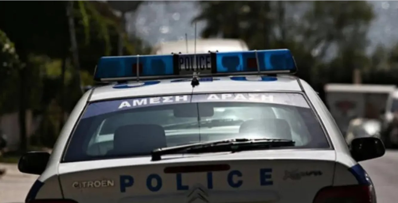 Παγκράτι: Χειροπέδες σε όλα τα μέλη της συμμορίας ναρκωτικών του αστυνομικού - Τα «παπαδάκια», το «αλβανικό» και το «τσόκο»