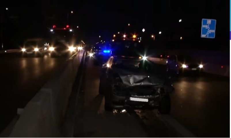  Θεσσαλονίκη: Μετωπική σύγκρουση δύο αυτοκινήτων στον Περιφερειακό
