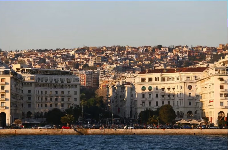 Οι τρεις οδηγοί του πρώην αντιδημάρχου, τα γυαλιά από τη Θεσσαλονίκη στην Αφρική και η απάτη με τα δήθεν δέματα των ΕΛΤΑ