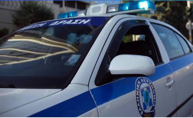 Θεσσαλονίκη: Τρελή πορεία ΙΧ μετά από τροχαίο, έπεσε πάνω σε έξι παρκαρισμένα - Δύο τραυματίες