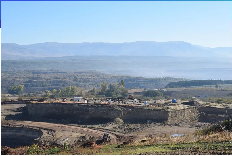 Πτολεμαΐδα: Ο άγνωστος νεολιθικός οικισμός στο λιγνιτωρυχείο της Μαυροπηγής κι ένα αρχαϊκό νεκροταφείο