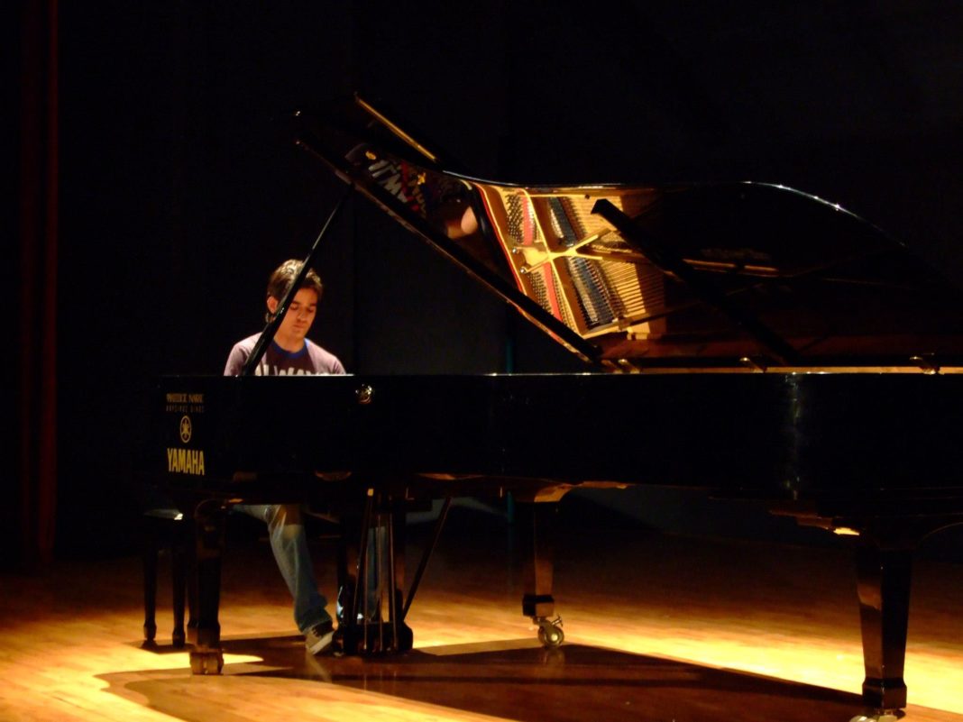 Γρεβενά: «Έφυγε» στα 36 ο διακεκριμένος πιανίστας Γιώργος Καραγιάννης (Γρεβενά)