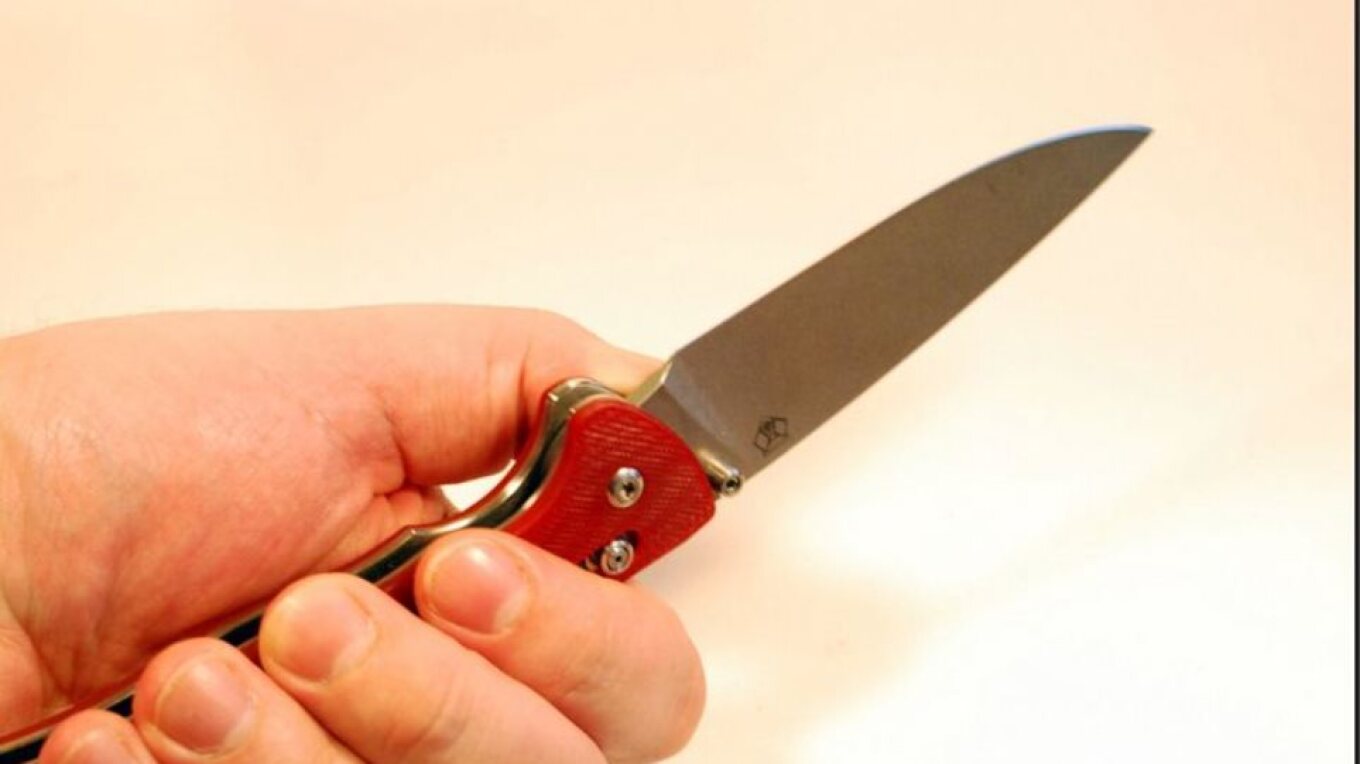 15χρονος στην Πάτρα λήστεψε με μαχαίρι δυο μίνι μάρκετ