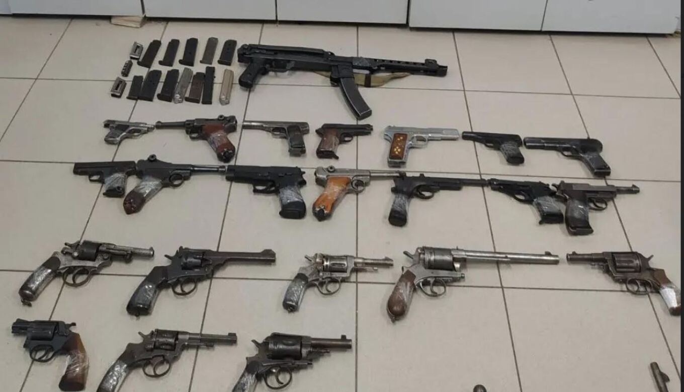 Όπλα και εκρηκτικά και 14 συλλήψεις στην Φλώρινα