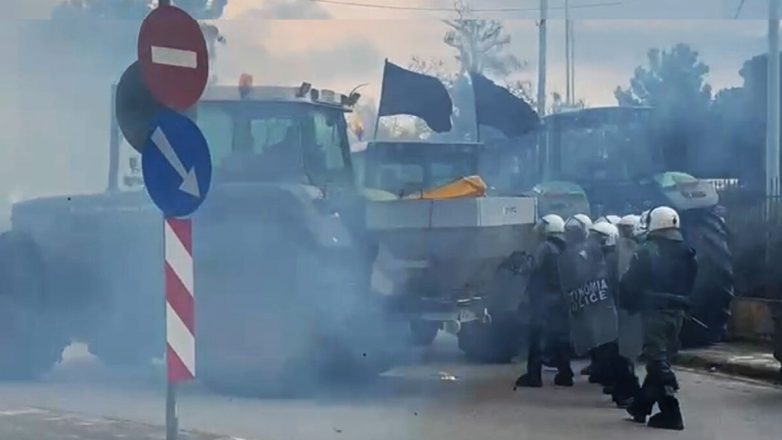  Τα τρακτέρ έκλεισαν την Αθηνών – Λαμίας – Μεγάλη ένταση και δακρυγόνα στη Θεσσαλονίκη – Μάχες στις Σέρρες