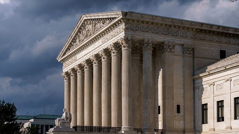 Το Ανώτατο Δικαστήριο των ΗΠΑ αρνήθηκε σήμερα να ακυρώσει τον νόμο-ναυαρχίδα του Μπαράκ Ομπάμα για την ασφάλεια υγείας, το επονομαζόμενο Obamacare, διατηρώντας την κάλυψη υγείας εκατομμυρίων Αμερικανών.