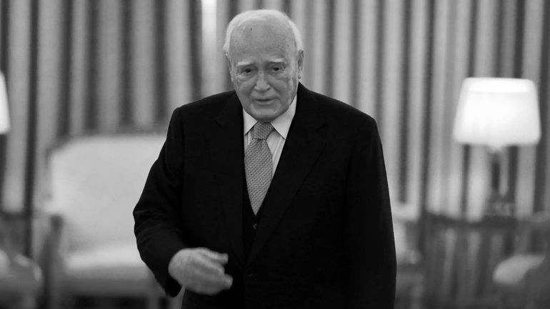 Απεβίωσε ο Κάρολος Παπούλιας