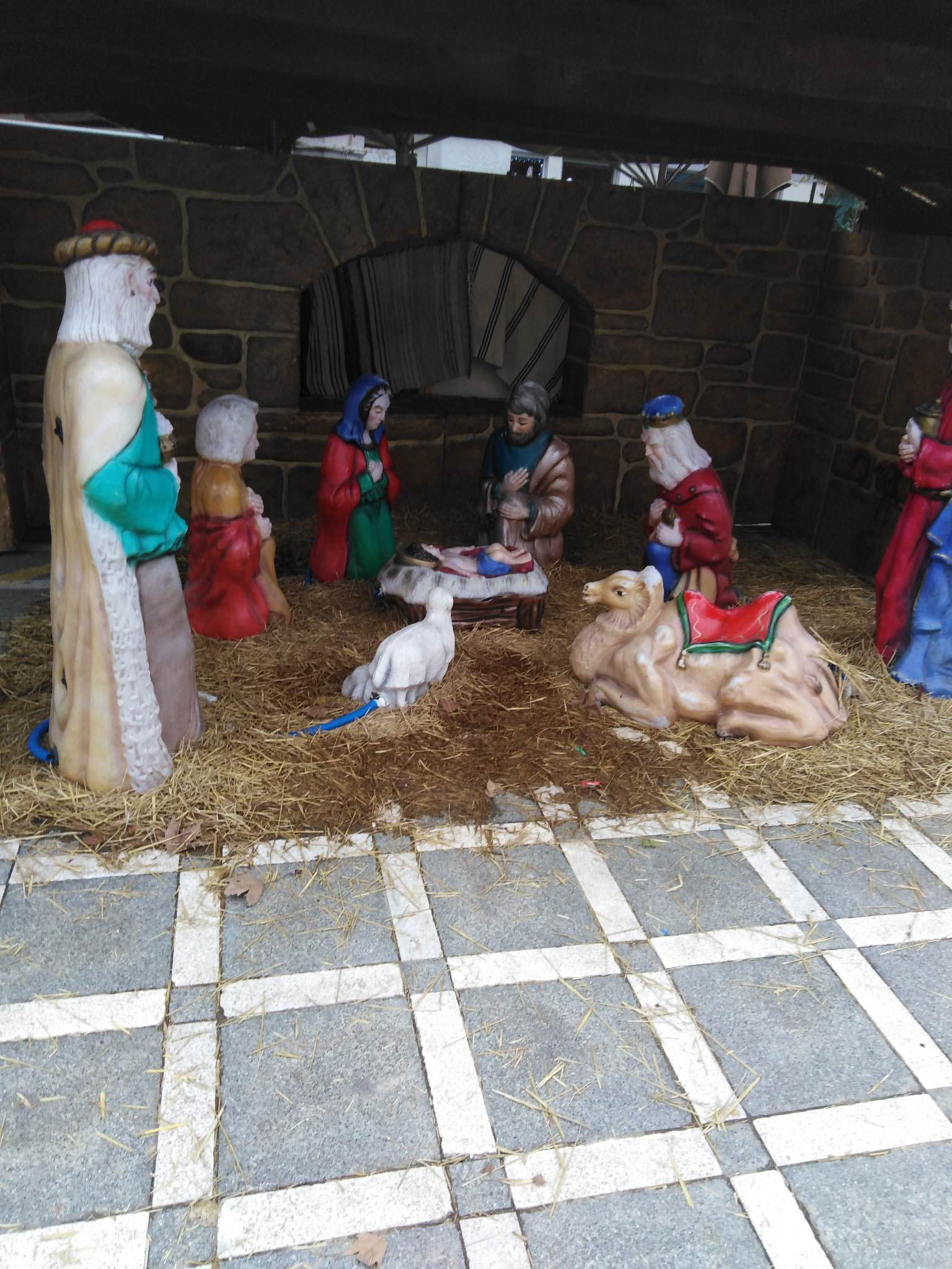 Τερατούπολις – Η παρηκμασμένη Φάτνη με το βρώμικο άχυρο