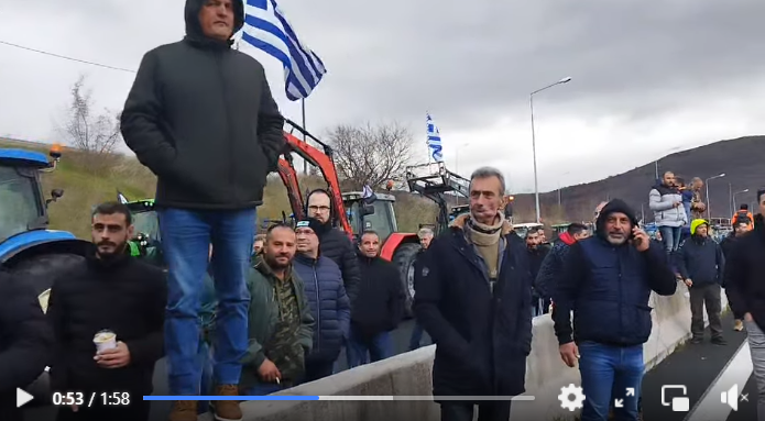 Γεμίζει από τρακτέρ η Εγνατία οδός στον κόμβο της Μπάρας Σιάτιστας