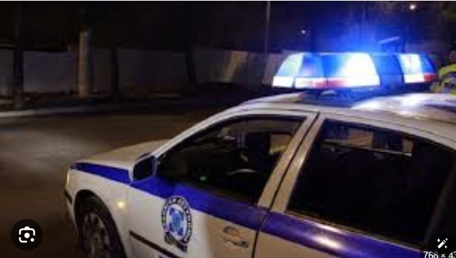 Πτολεμαΐδα: Ανήλικος λήστευε mini market - Δρούσε βραδινές ώρες με καλυμμένο το πρόσωπο του και εκβίαζε με μπαλτά και μαχαίρι τους ιδιοκτήτες των mini market