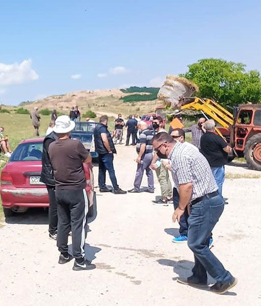 Οι κάτοικοι της Ακρινής διαμαρτύρονται για τα φωτοβολταϊκά πάρκα της ΔΕΗ Ανανεώσιμες -«Η ΔΕΗ λειτουργεί ως δυνάστης της Ακρινής με την ανοχή της πολιτείας»