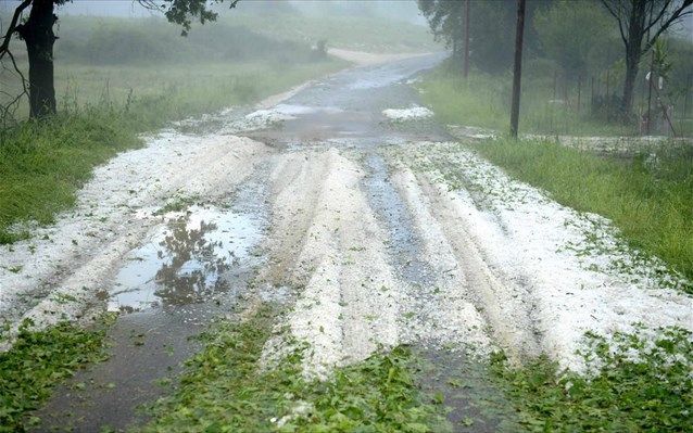 Έντονη Φλώρινα: χαλαζόπτωση, με το χαλάζι να είναι σε μέγεθος ενός καρυδιού